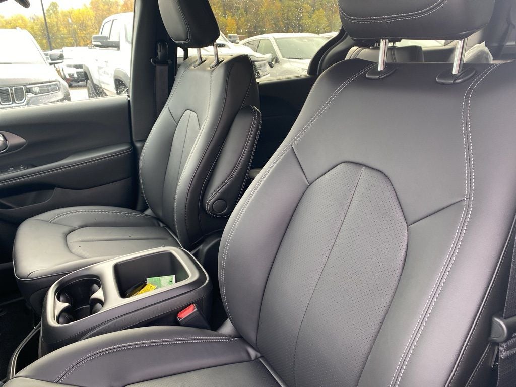 2026 Chrysler Voyager VOYAGER LX