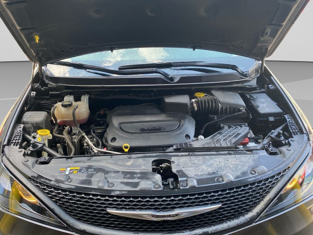 2023 Chrysler Voyager LX