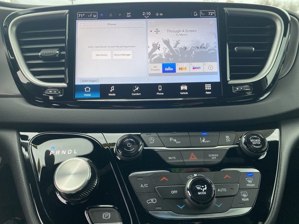 2026 Chrysler Voyager VOYAGER LX