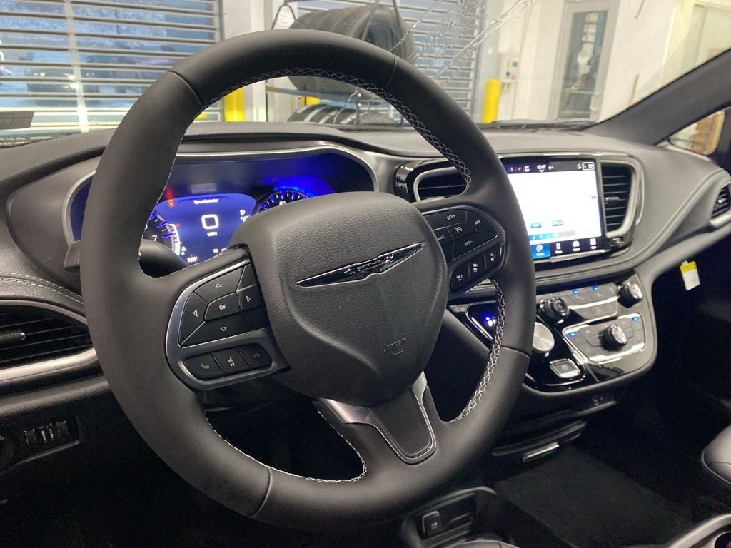 2026 Chrysler Pacifica PACIFICA SELECT AWD