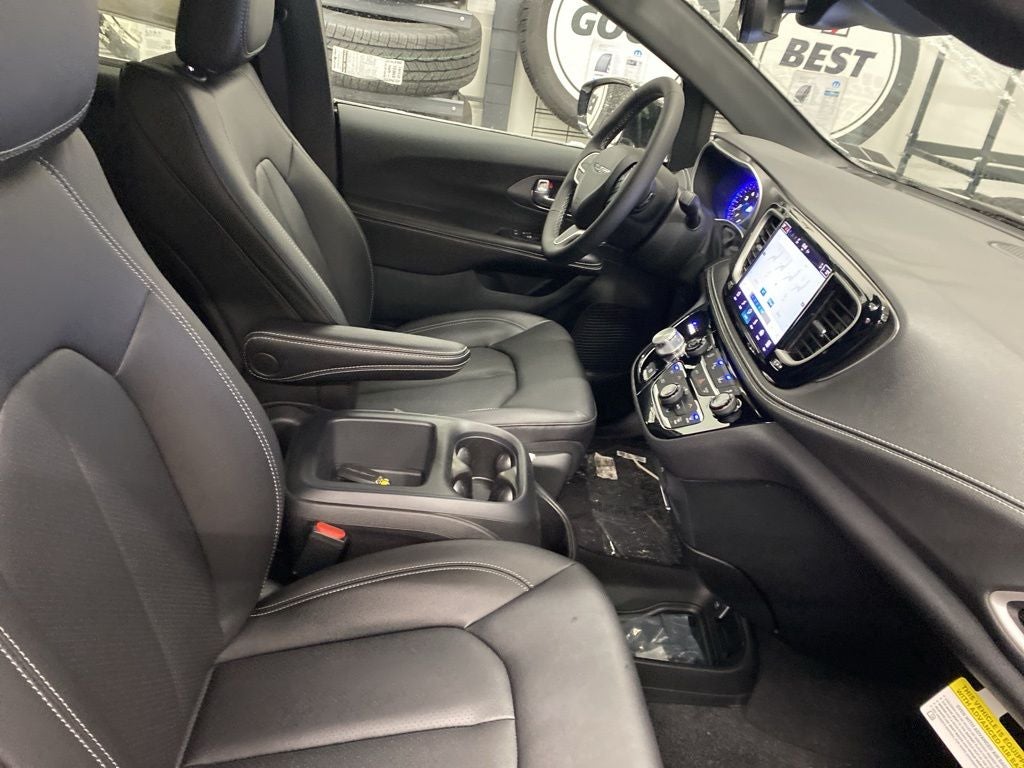 2026 Chrysler Pacifica PACIFICA SELECT AWD