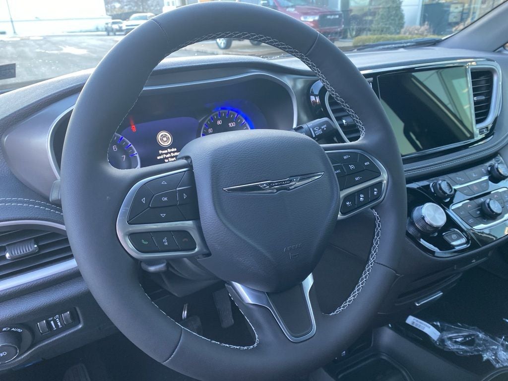 2026 Chrysler Pacifica PACIFICA SELECT AWD