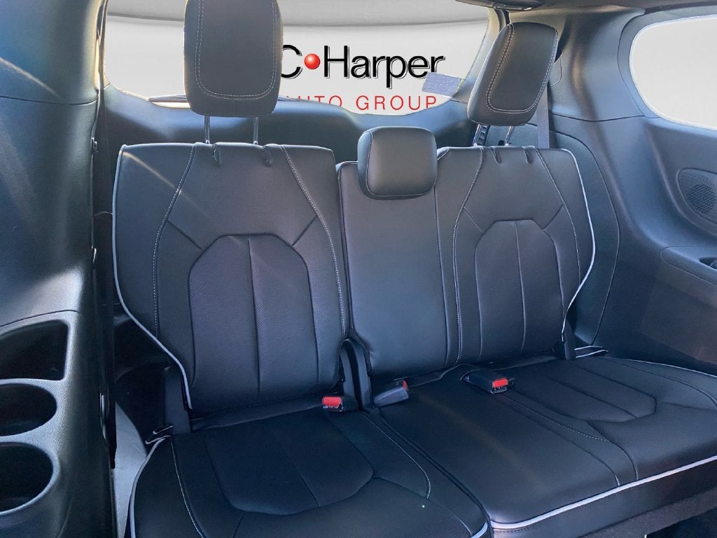 2027 Chrysler Pacifica Limited