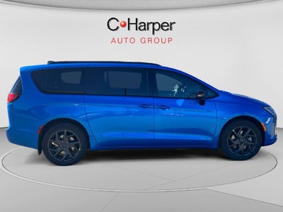 2027 Chrysler Pacifica Limited