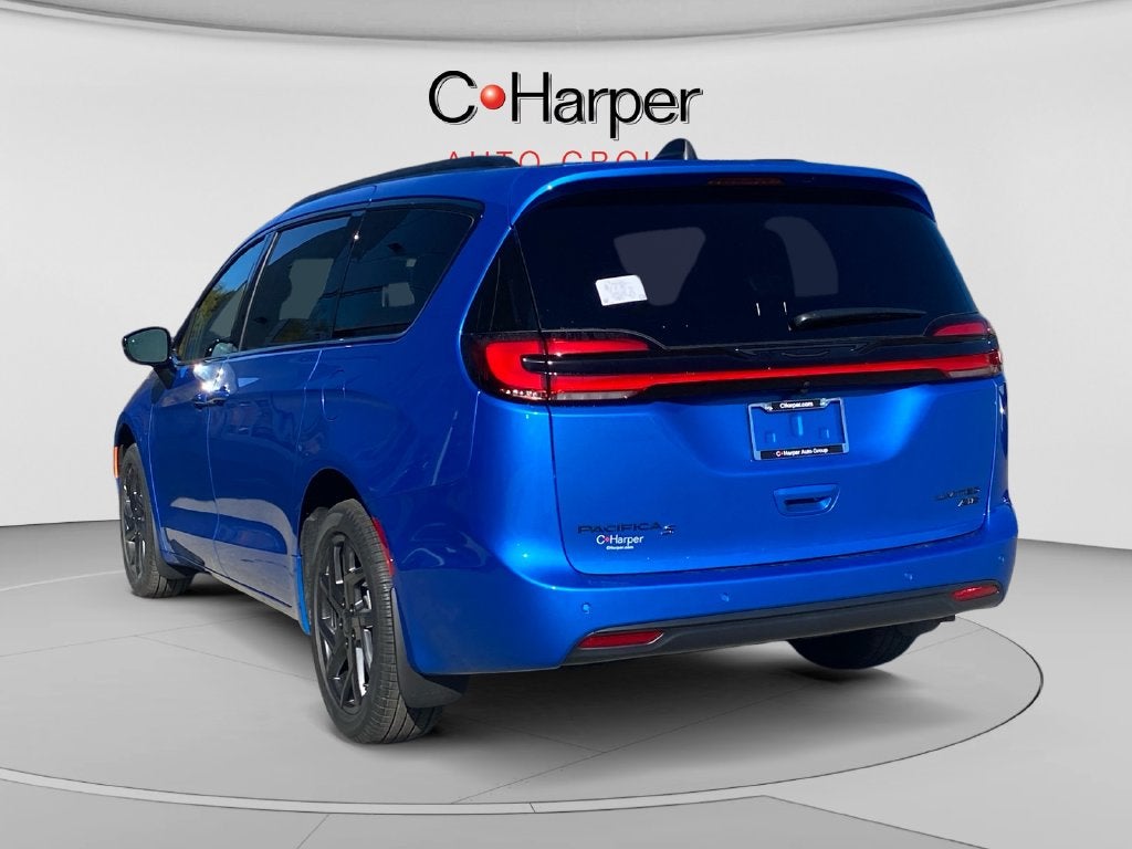 2027 Chrysler Pacifica Limited