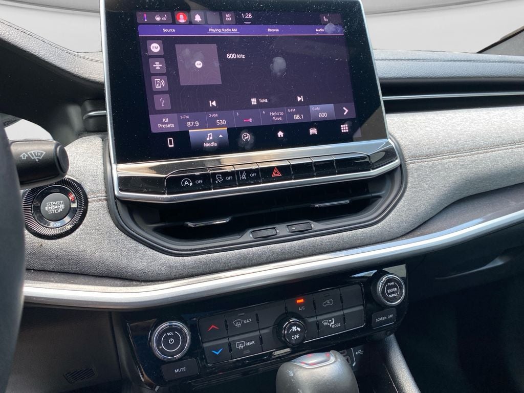 2023 Jeep Compass Latitude Lux