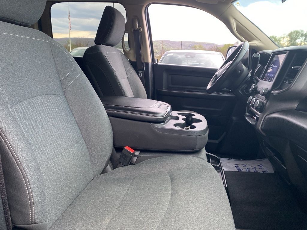 2020 RAM 2500 Tradesman Crew Cab 4x4 6'4' Box