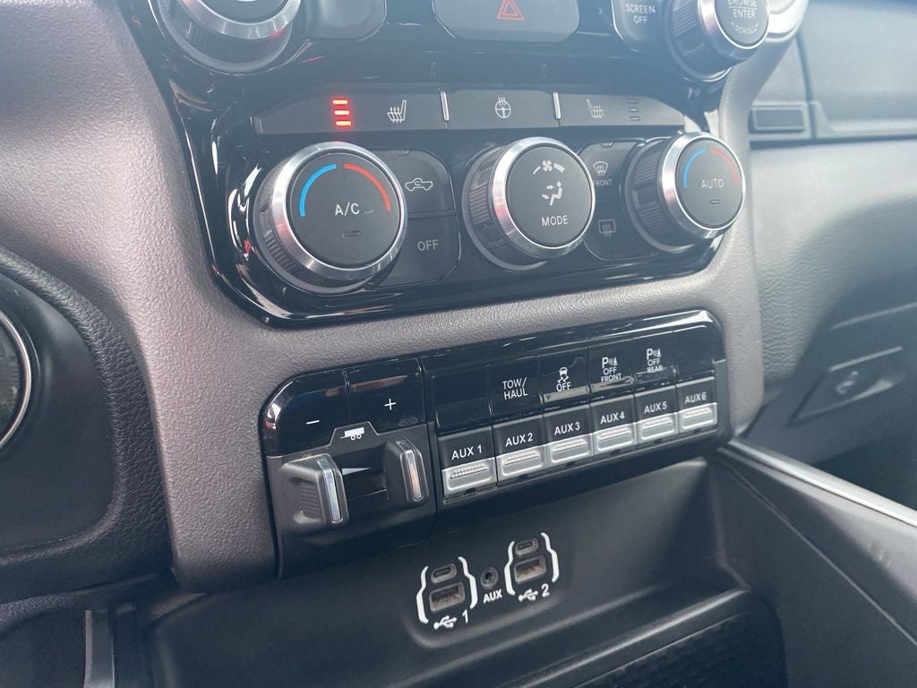 2020 RAM 2500 Big Horn Crew Cab 4X4 6'4' Box