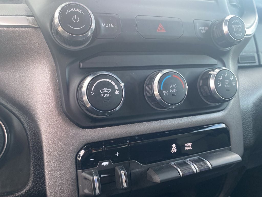 2024 RAM 2500 Big Horn Crew Cab 4x4 8' Box