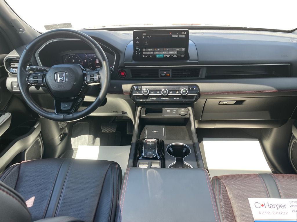 2025 Honda Pilot Black Edition - Photo 16