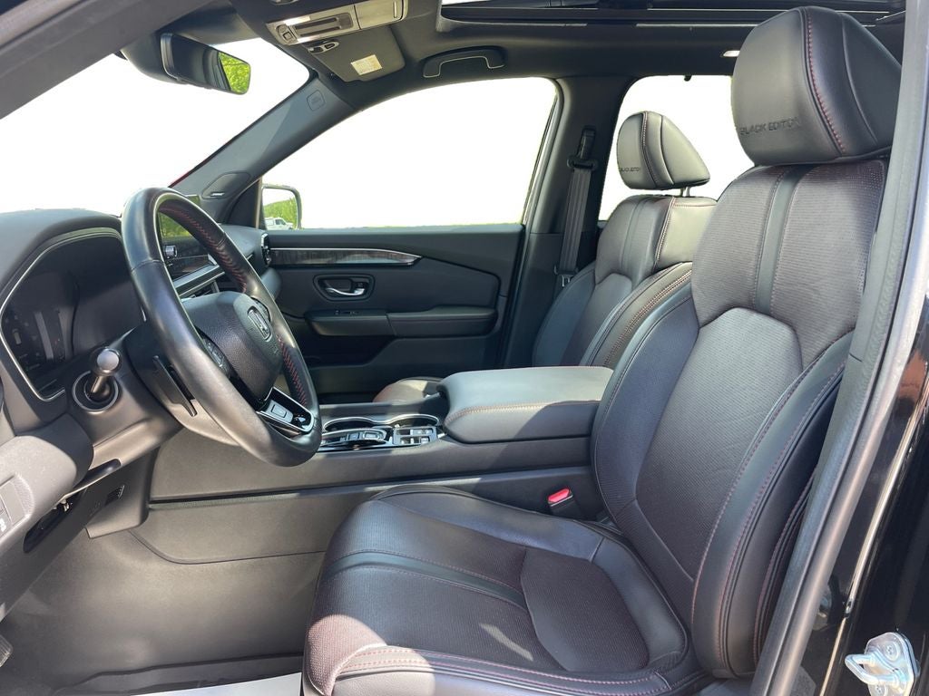 2025 Honda Pilot Black Edition - Photo 17