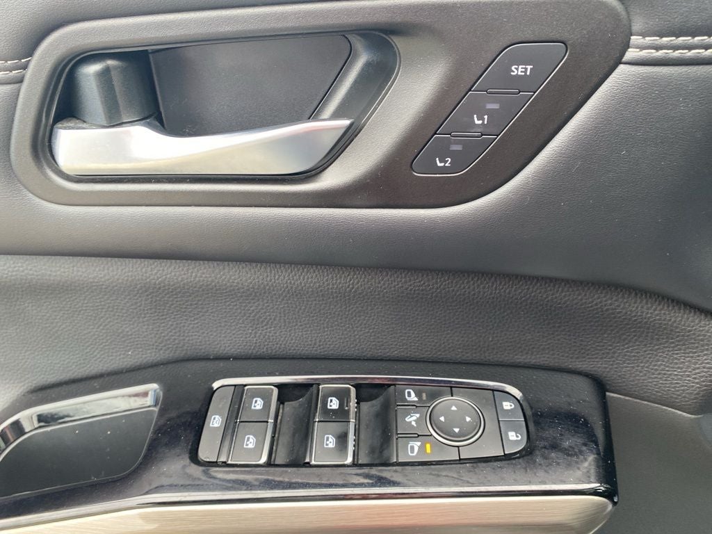 2022 Nissan Pathfinder Platinum 4WD