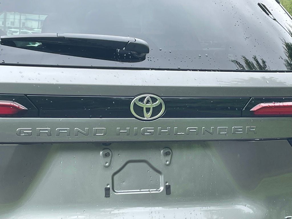 2025 Toyota Grand Highlander Hybrid MAX Platinum