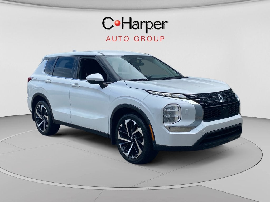 2022 Mitsubishi Outlander ES