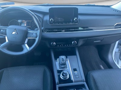 2022 Mitsubishi Outlander ES