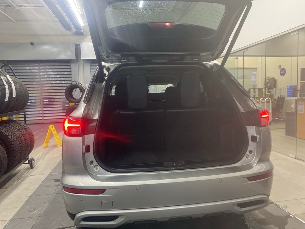 2022 Mitsubishi Outlander Base