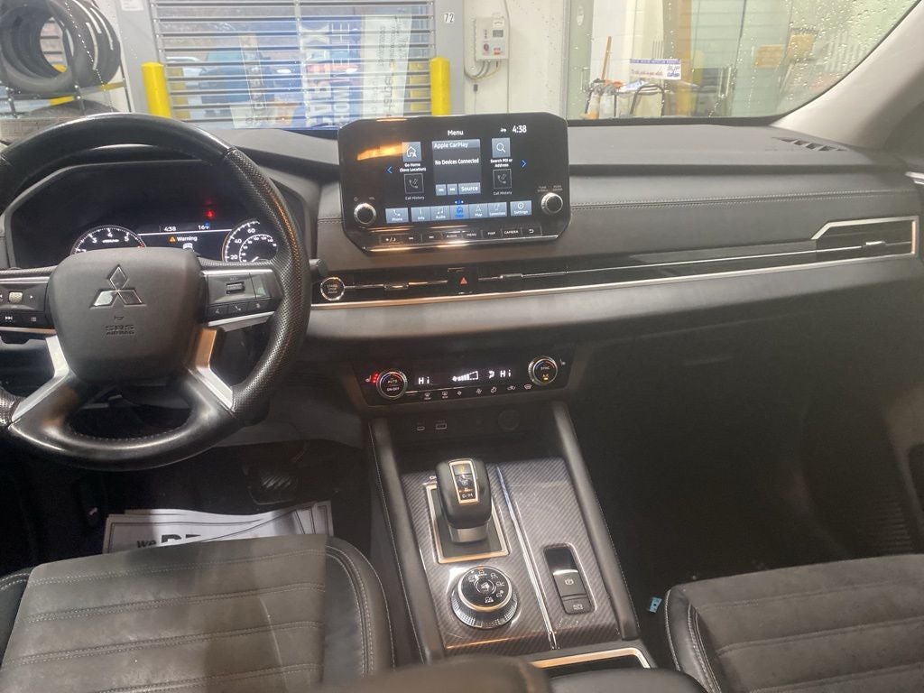 2022 Mitsubishi Outlander Base