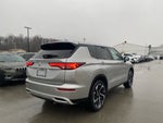 2022 Mitsubishi Outlander Base