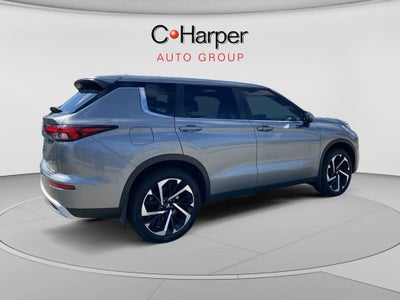 2023 Mitsubishi Outlander SE
