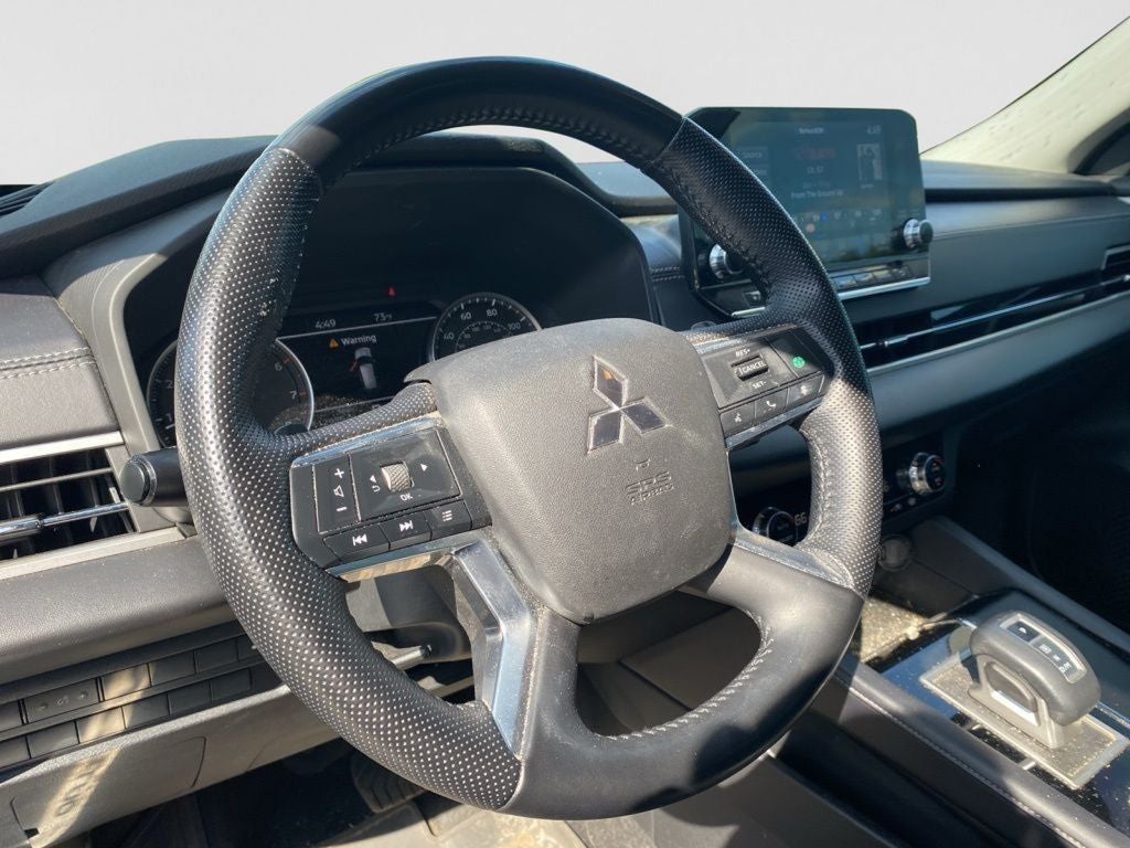 2023 Mitsubishi Outlander SE
