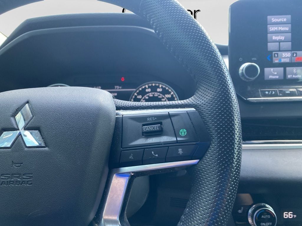2023 Mitsubishi Outlander SE