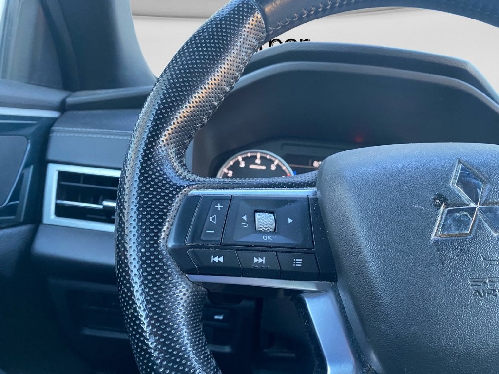 2022 Mitsubishi Outlander Black Edition
