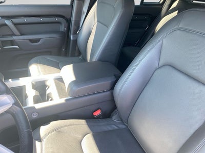 2025 Land Rover Defender 130 X-Dynamic SE
