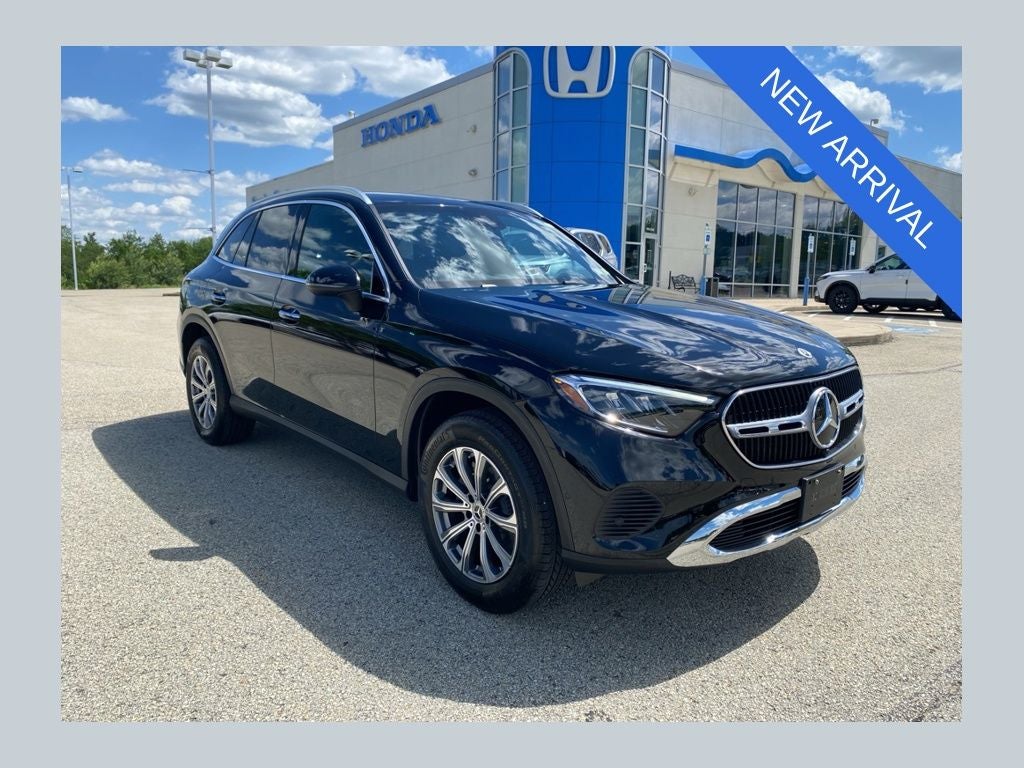 2025 Mercedes-Benz GLC GLC 300's photo