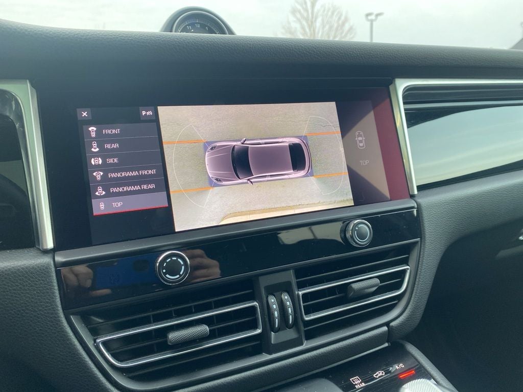 2022 Porsche Macan Base