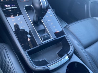 2022 Porsche Macan Base