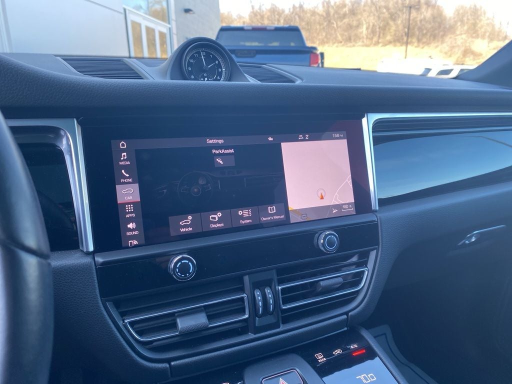 2022 Porsche Macan Base