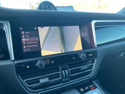 2022 Porsche Macan Base