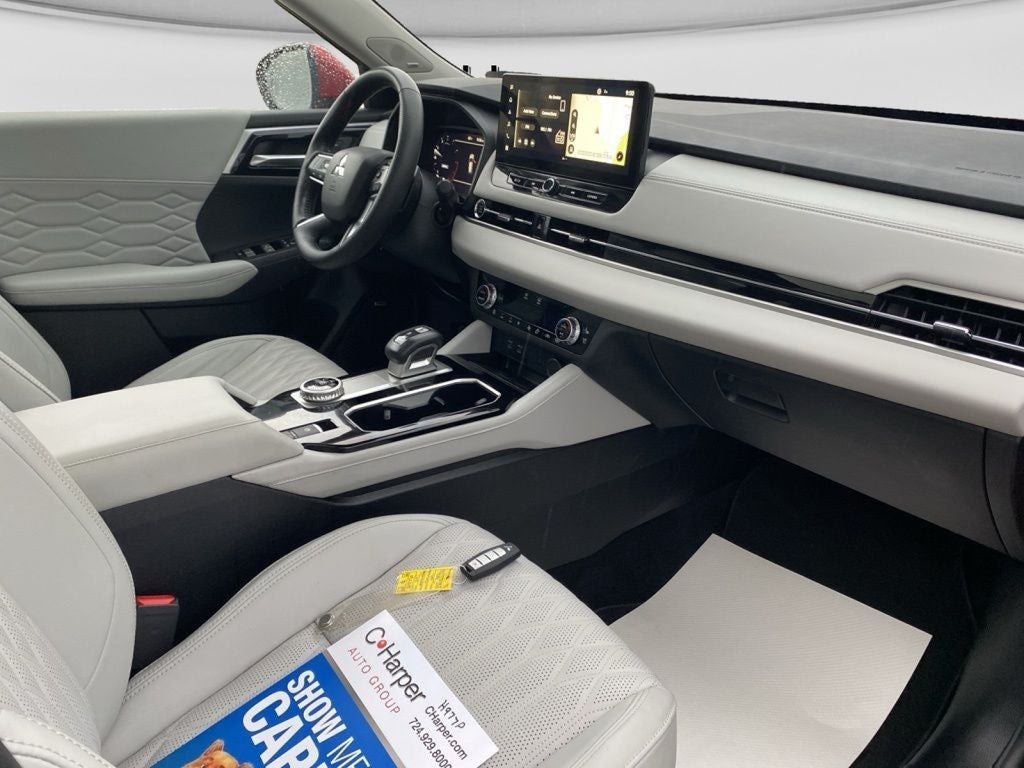 2025 Mitsubishi Outlander SEL