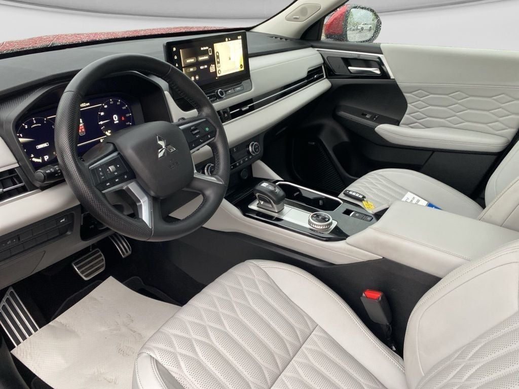 2025 Mitsubishi Outlander SEL