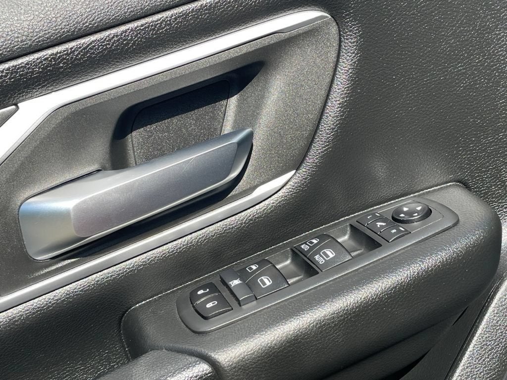 2020 RAM 1500 Big Horn Crew Cab 4x4 5'7" Box