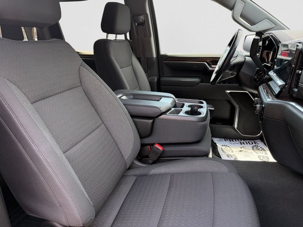 2022 Chevrolet Silverado 1500 LT (2FL)