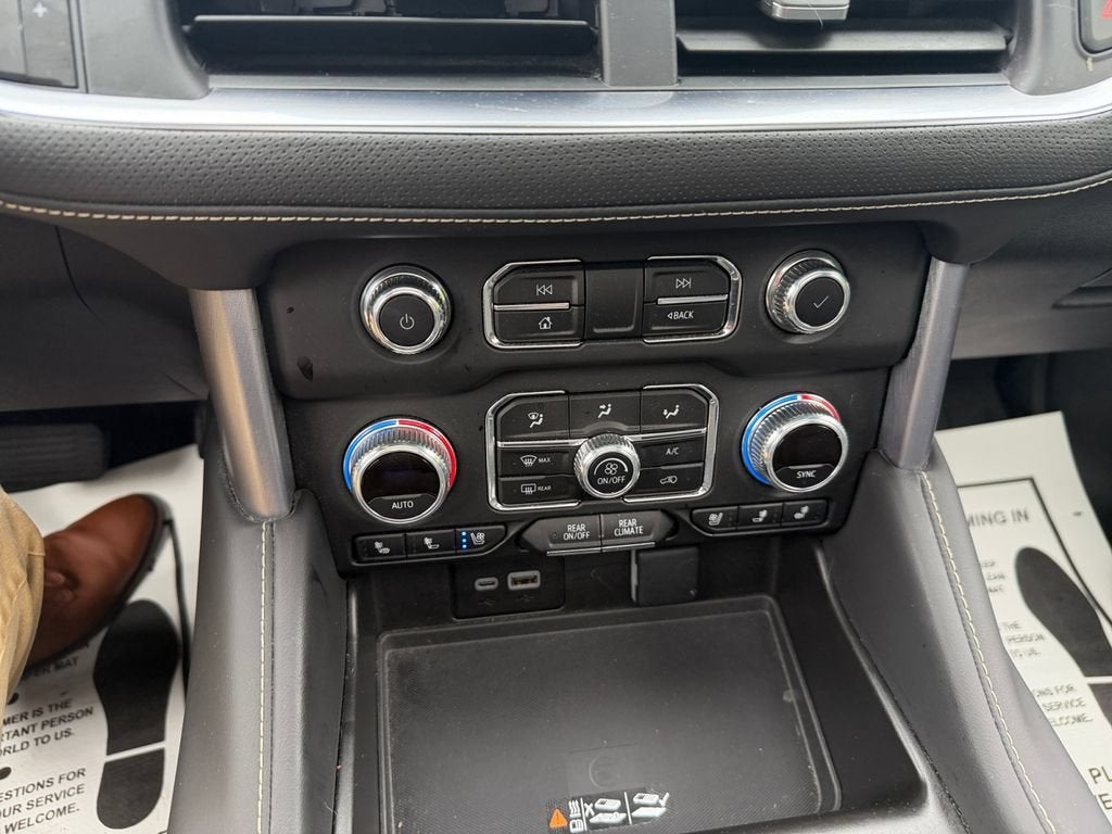 2023 GMC Yukon SLT