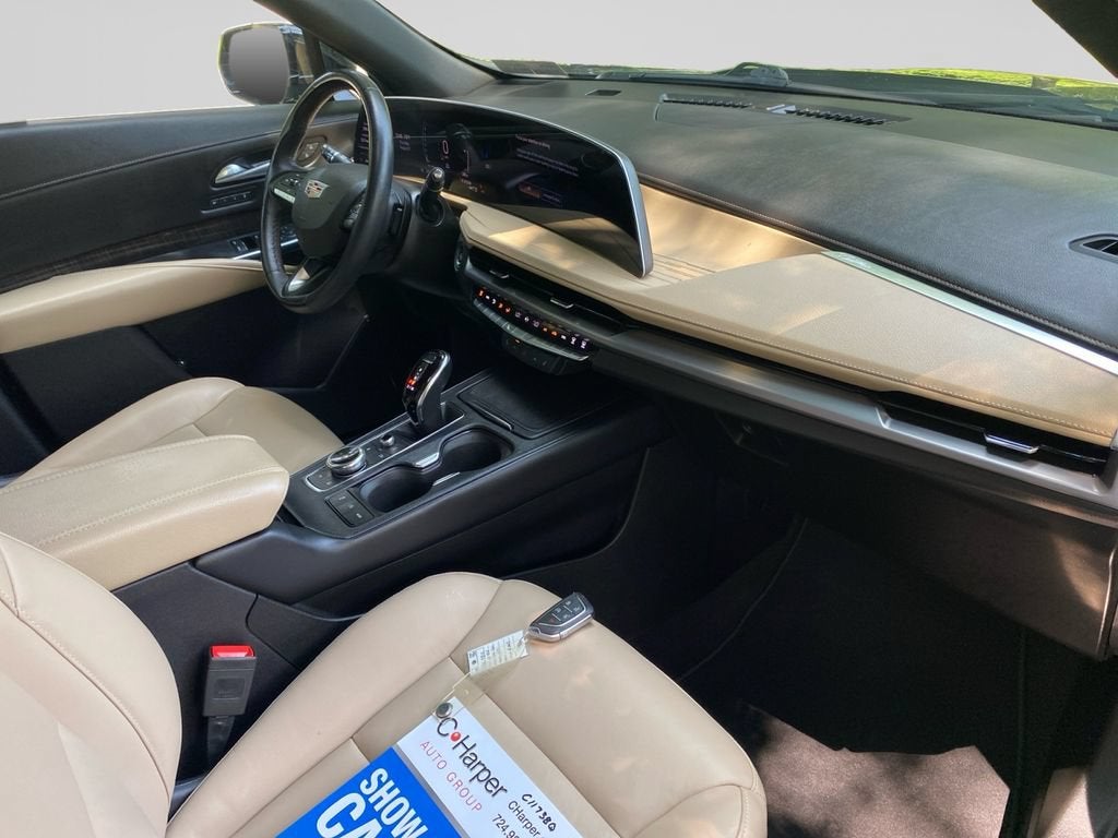 2024 Cadillac XT4 Premium Luxury