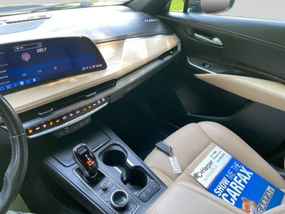 2024 Cadillac XT4 Premium Luxury