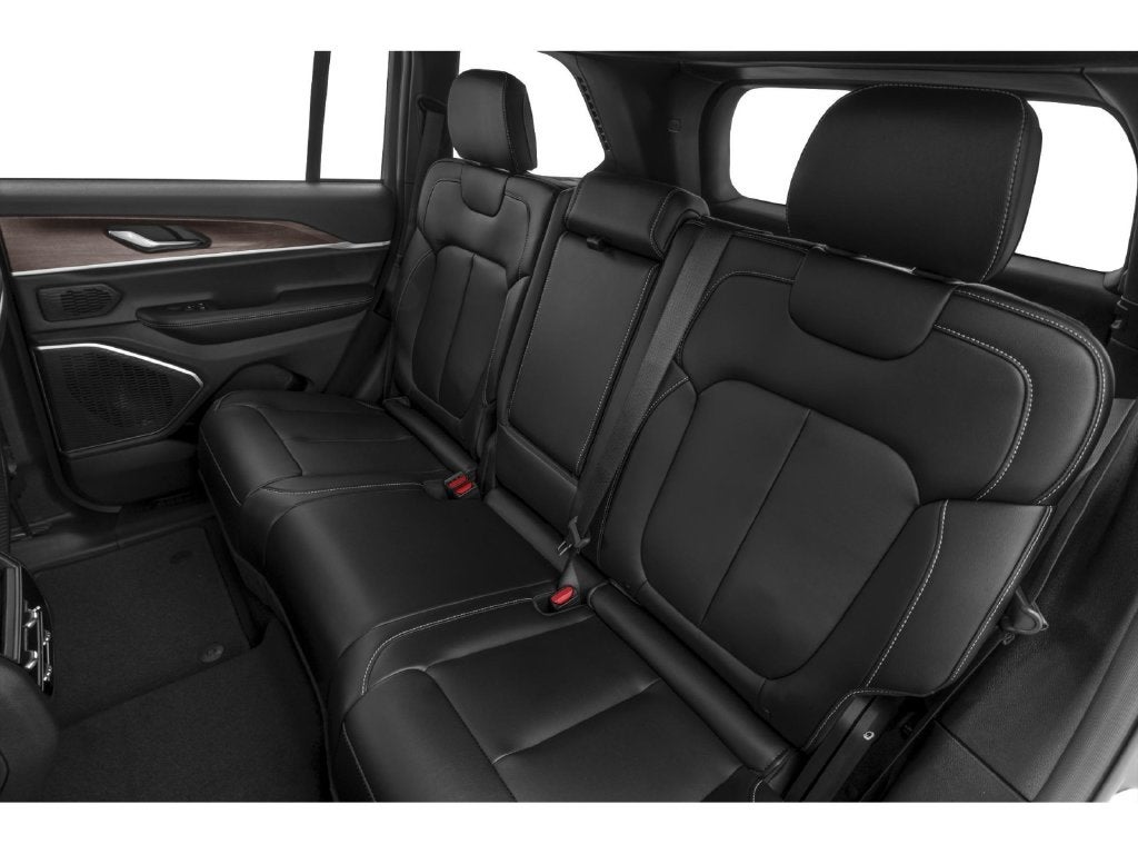 2027 Jeep Grand Cherokee Laredo X